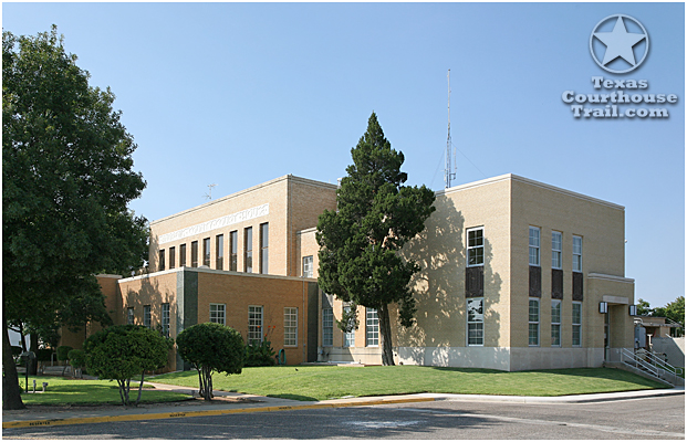 Andrews County, Texas Courthouse - courtesy of http://www.texascourthousetrail.com/menu.htm