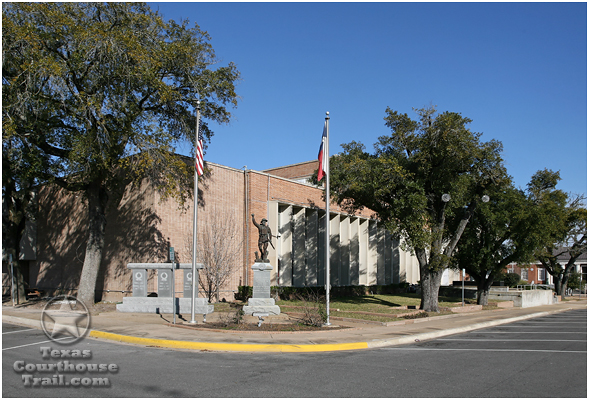 Aransas County, Texas Courthouse - courtesy of http://www.texascourthousetrail.com
